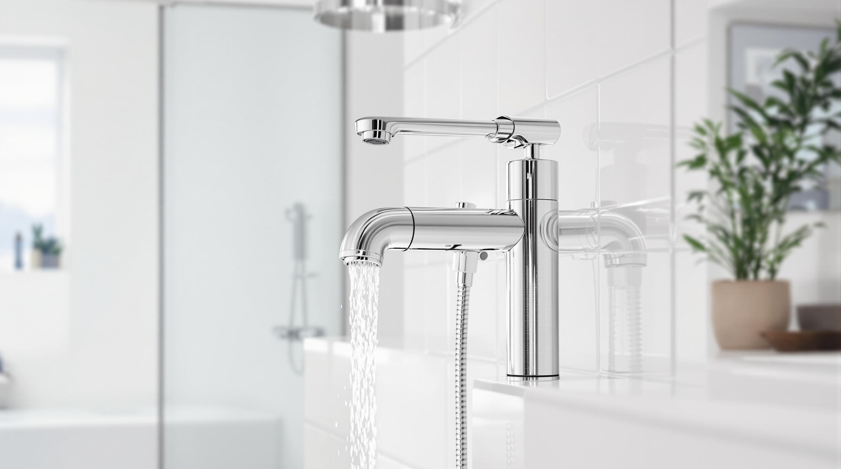 Mitigeur de douche installé à 110 cm du sol dans une salle de bains moderne, vue latérale pour repérage visuel.