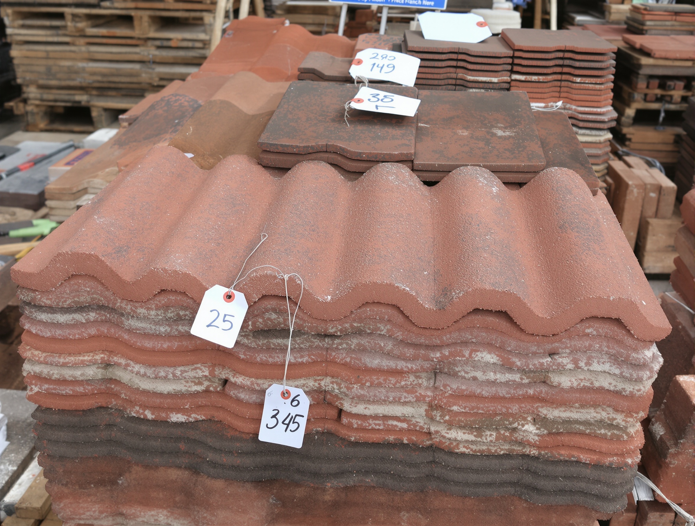 Pile tuiles canal différentes finitions chantiers avec prix