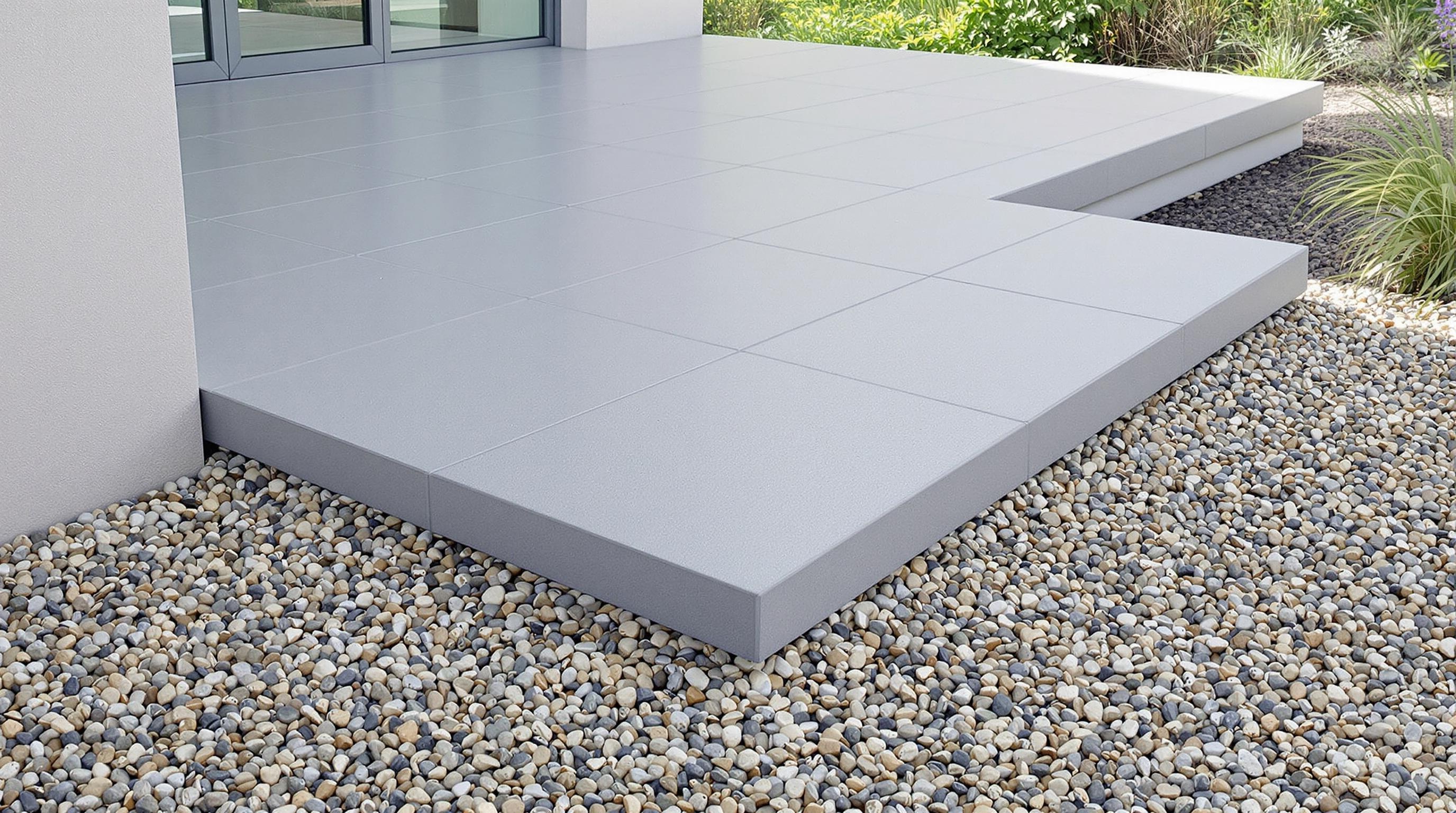Rampe PMR carrelage sur plots avec plots inclinés adaptés
